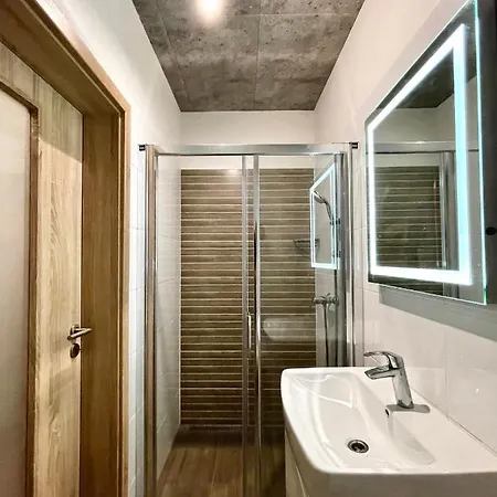 New-built Center W. Tatra Mountains Views Apartment *