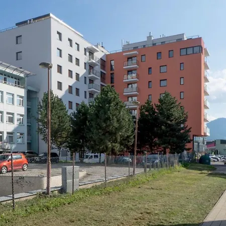 New-built Center W. Tatra Mountains Views Apartment *
